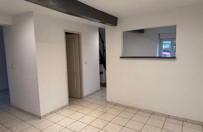 A LOUER - MAISON 4 PIECES SENONCHES — photo 2