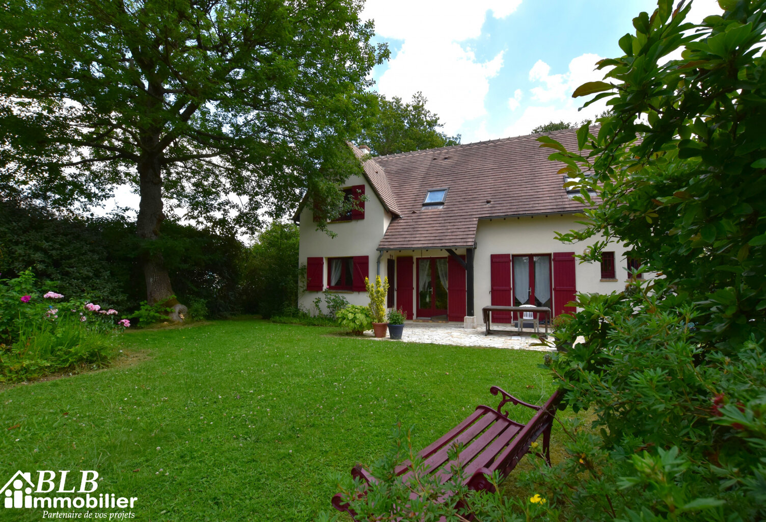 78690 LES ESSARTS LE ROI Charmante maison de 7 pièces avec — photo 1