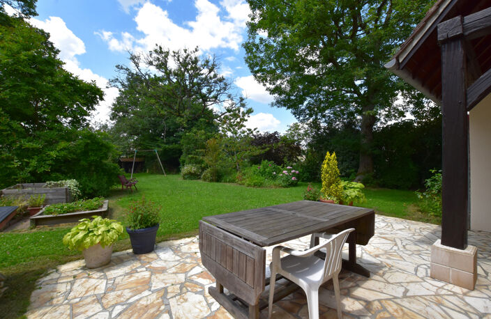 78690 LES ESSARTS LE ROI Charmante maison de 7 pièces avec — photo 2