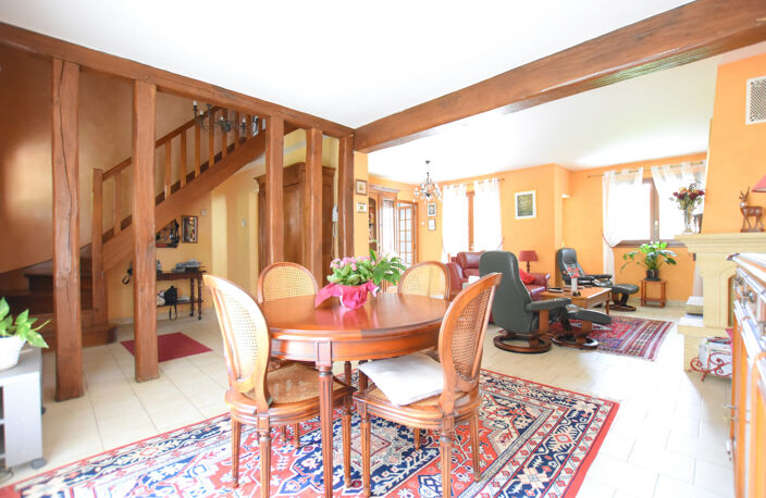 78690 LES ESSARTS LE ROI Charmante maison de 7 pièces avec — photo 4