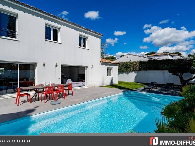 Villa — photo 1
