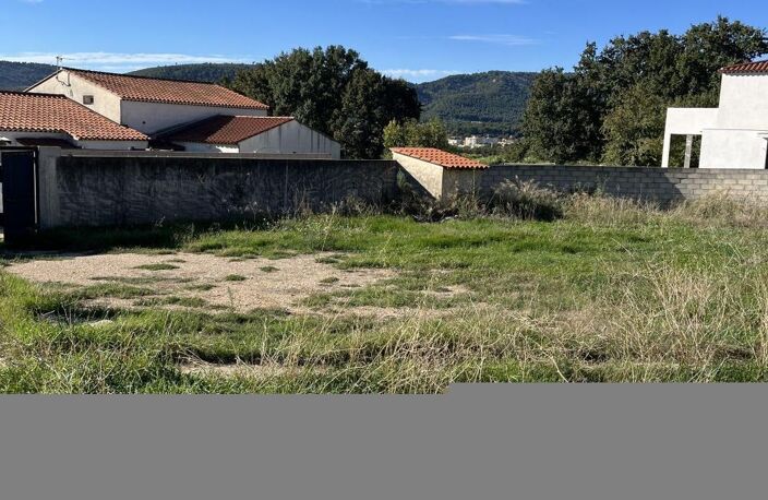 Terrain — photo 2