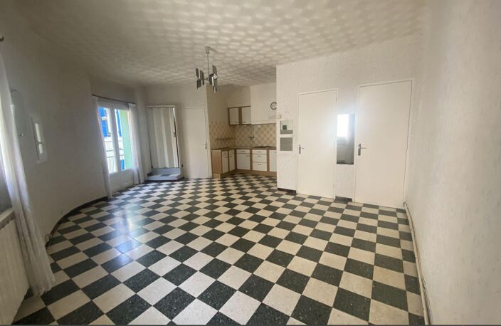 Maison de village avec une grande cave — photo 2