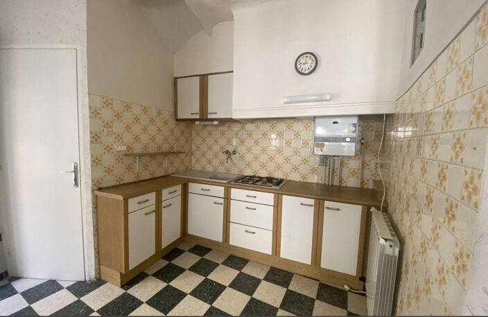 Maison de village avec une grande cave — photo 3