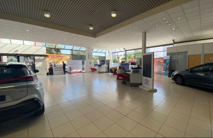 Local d'activité Show room et Bureaux — photo 3