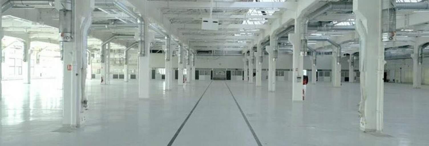 Commerce  5772 m² à louer à Vénissieux (69200)