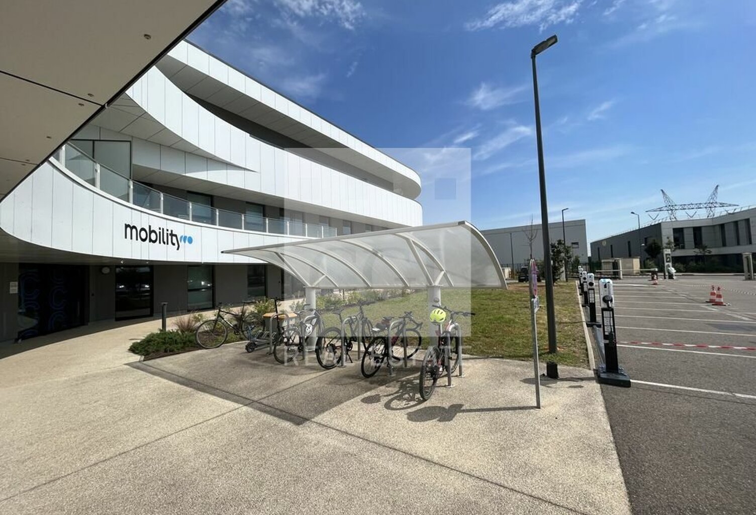 BUREAUX à LOUER — photo 1