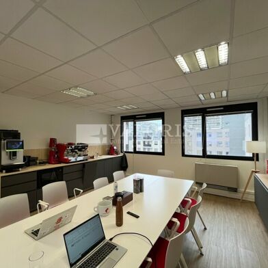 Bureau 127 m²