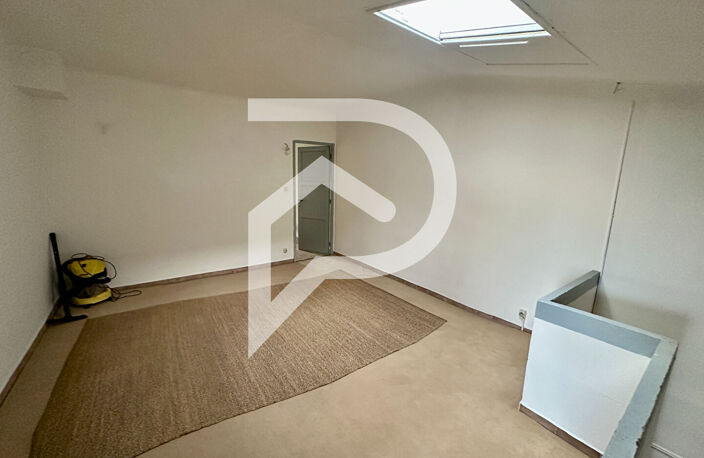 Villelaure - Immeuble de rapport -  2 logements - 1 local com... — photo 4