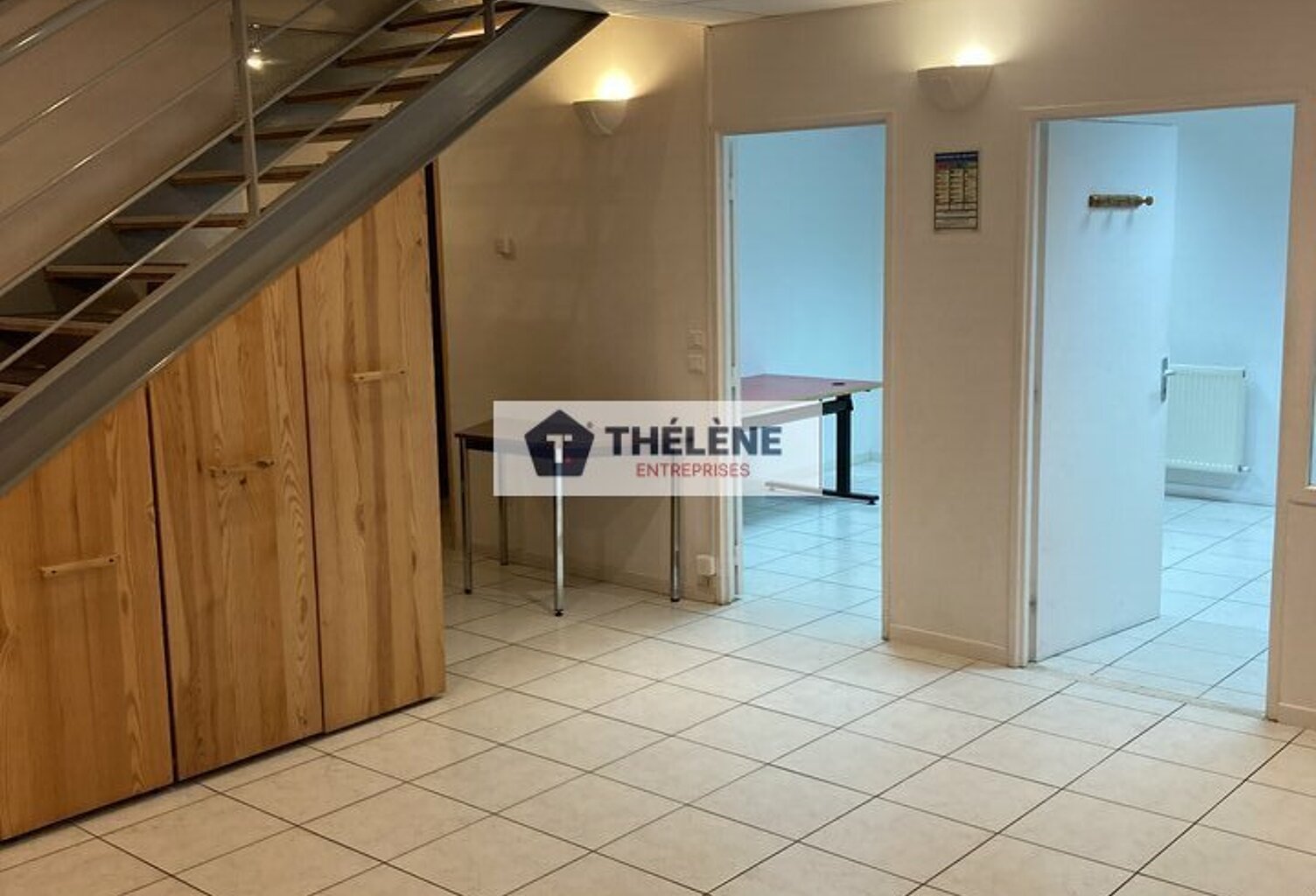 BUREAUX à LOUER — photo 1
