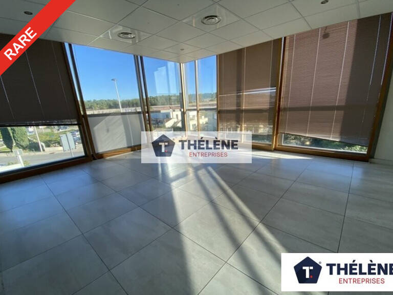 BUREAUX à LOUER — photo 1