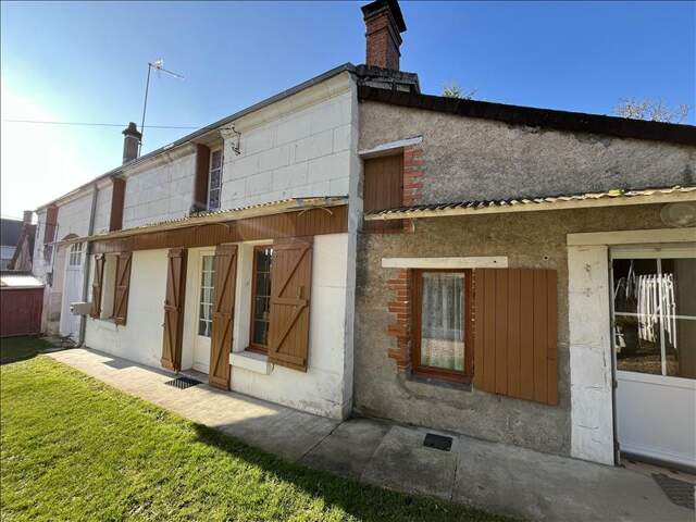 Maison en pierre de 4 pièces principales — photo du bien