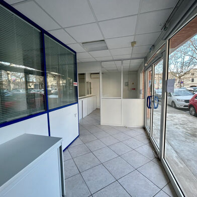 Bureau 6 pièces 1200 €