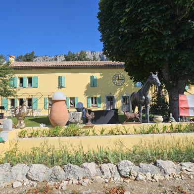 Maison 20 pièces 735000 €