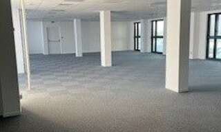 Bureau  235 m² à louer à Tours (37100)