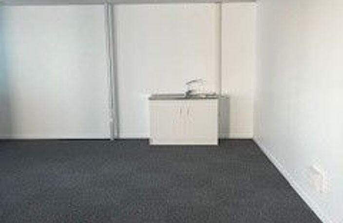 Bureau À Louer — photo 2