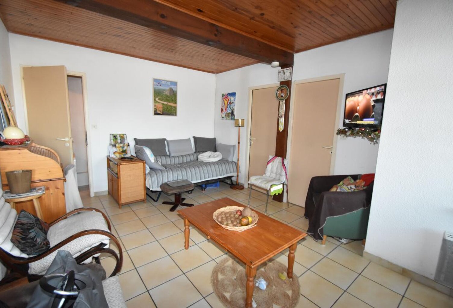 Maison avec un rapport locatif comprenant trois logements — photo 1