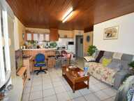 Maison avec un rapport locatif comprenant trois logements — photo 3
