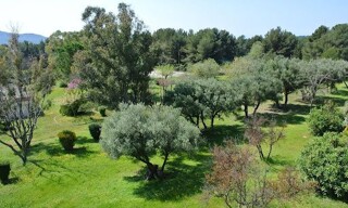 Terrain  2000 m² à vendre à Le Beausset (83330)