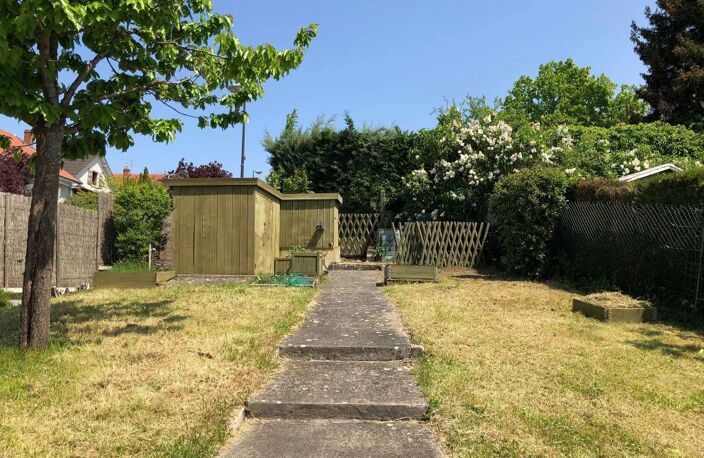 LOCATION d'une maison T6 (110 m²) à SAILLAT SUR VIENNE — photo 4