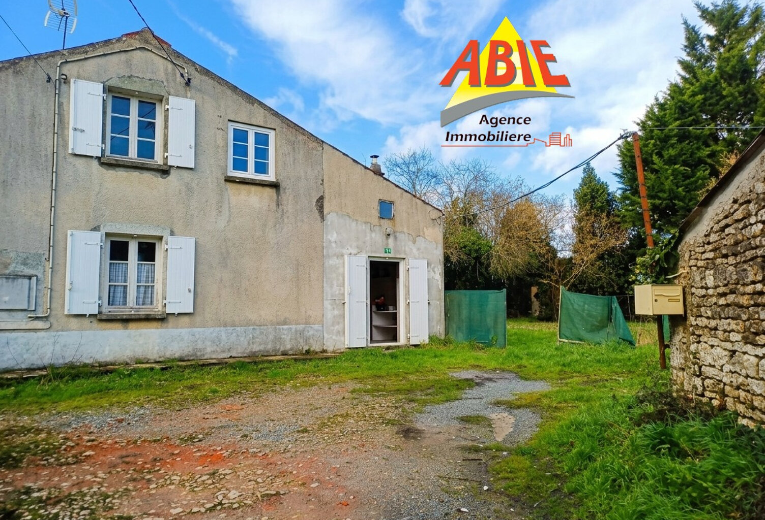 MAISON A RENOVER SAINT HILAIRE DES LOGES — photo 1