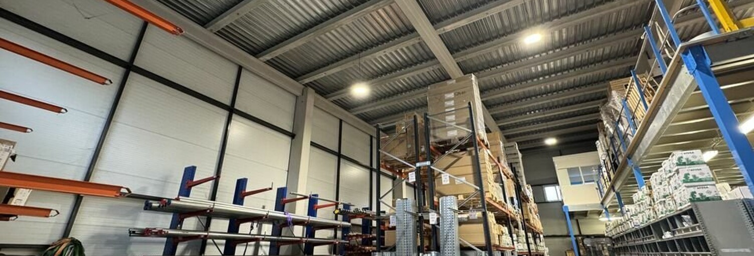 Commerce  920 m² à louer à Montpellier (34070)