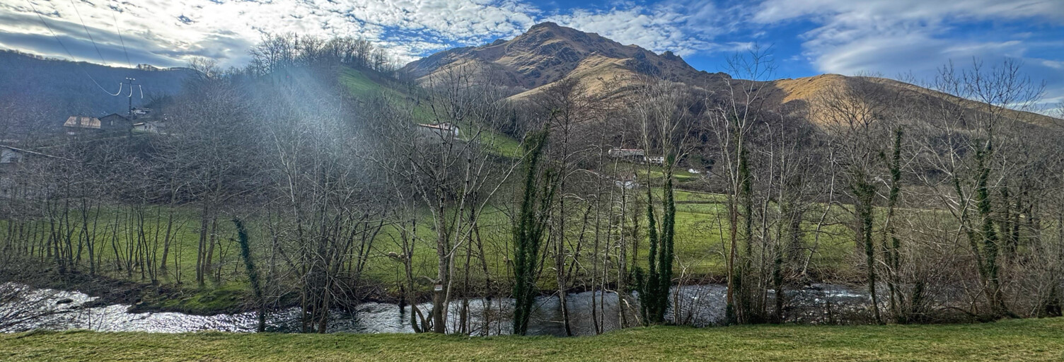 Terrain  1731 m² à vendre à Saint-Jean-Pied-de-Port (64220)