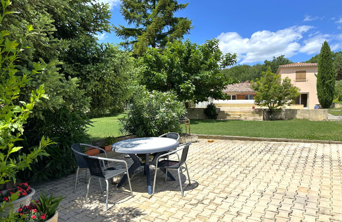 Ensemble immobilier comprenant 2 maisons et un hangar — photo 3