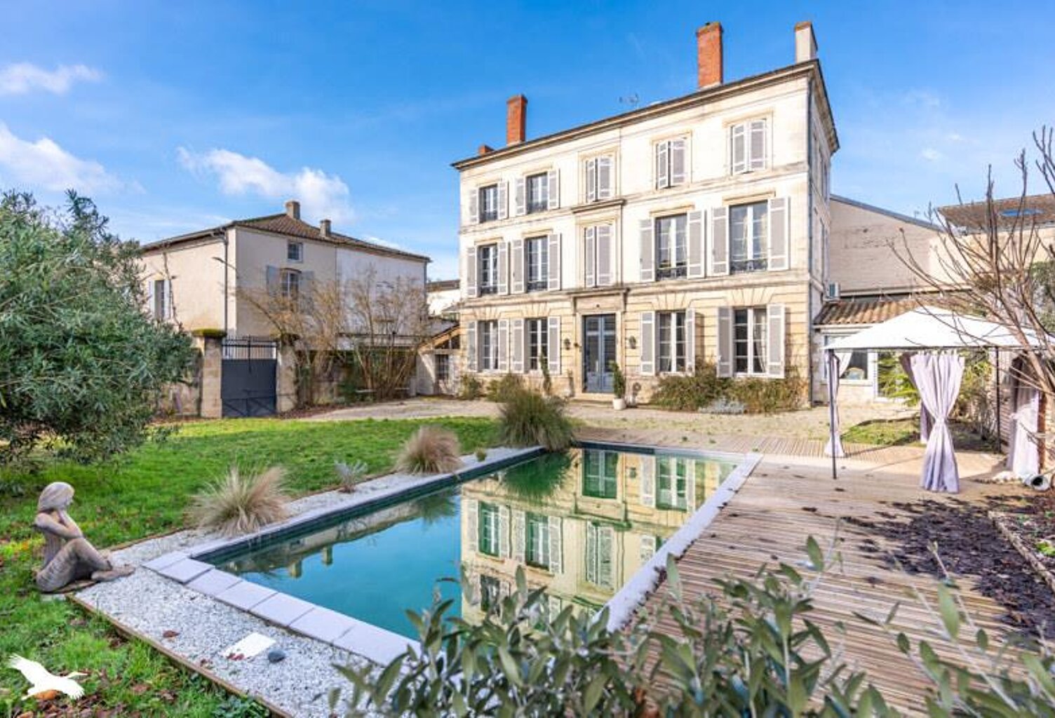Hôtel Particulier de 9 pièces principales — photo 1