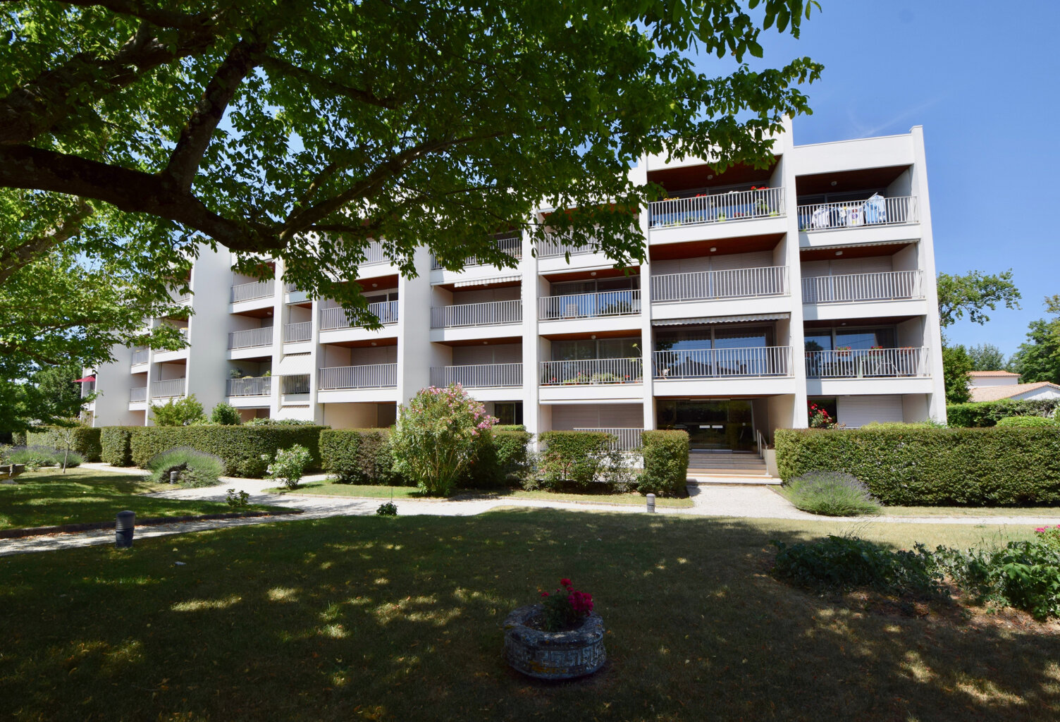 ROYAN PONTAILLAC APPARTEMENT VUE MER AU PRIX DE 299 500 EUR HA — photo 1