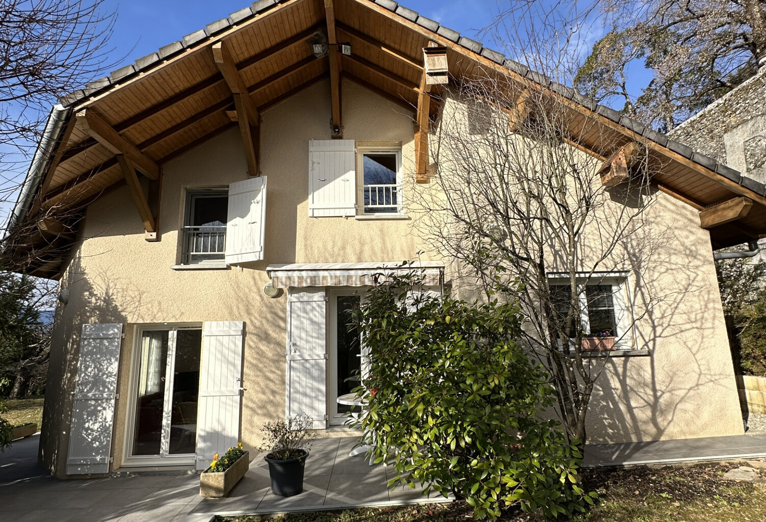 Belle maison lumineuse à Challes les Eaux-5 chambres — photo 1