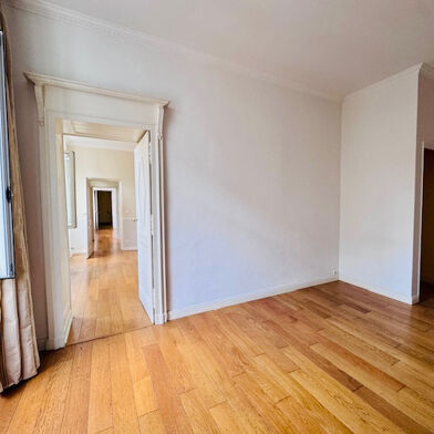 Bureau 4 pièces 590000 €