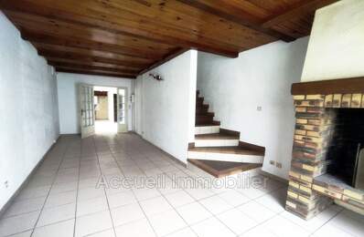 Maison d''environ 128 m² composée d''un appartement P4 + un lo — photo du bien
