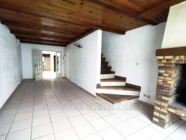 Maison d''environ 128 m² composée d''un appartement P4 + un lo — photo du bien