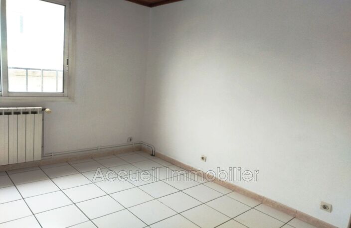Maison d''environ 128 m² composée d''un appartement P4 + un lo — photo 3