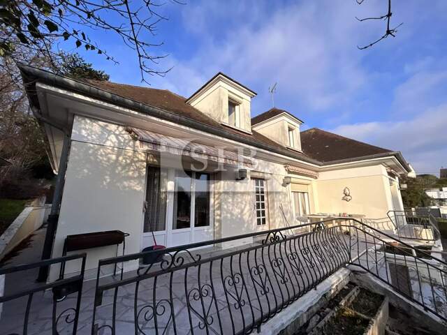 Maison familiale 7 pièces sur sous-sol total - 190m² — photo du bien