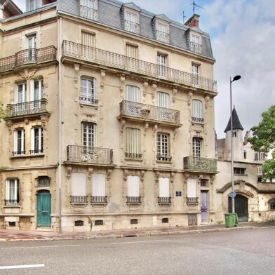 Appartement 5 pièces 164000 €