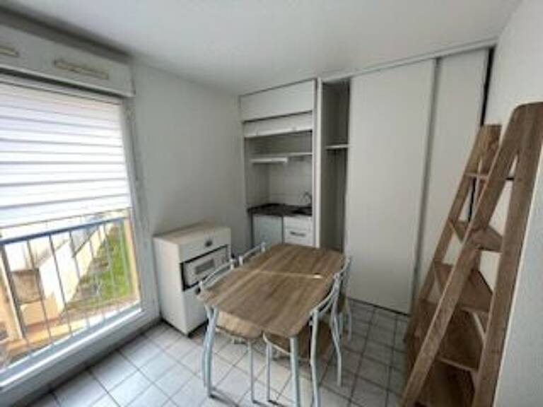 LOCATION d'un appartement T1 (18 m²) à NANCY - MEUBLE - 27 Rue Jean Lamour — photo 1