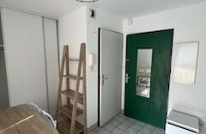 LOCATION d'un appartement T1 (18 m²) à NANCY - MEUBLE - 27 Rue Jean Lamour — photo 3