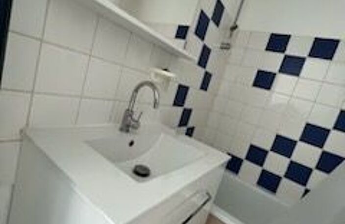 LOCATION d'un appartement T1 (18 m²) à NANCY - MEUBLE - 27 Rue Jean Lamour — photo 5
