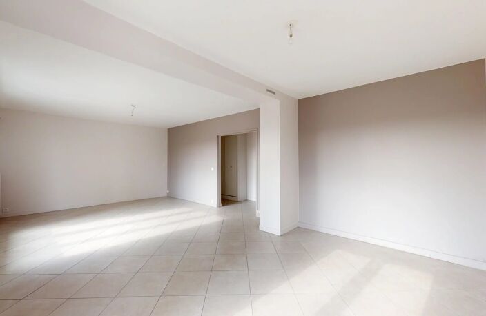 A LOUER - Appartement 3 pièces Chartres avec Garage et Balcon — photo 3