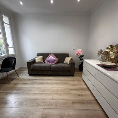 Appartement 1 pièces 900 €