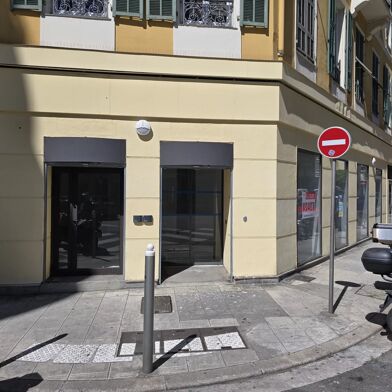 Commerce 2 pièces 5600 €