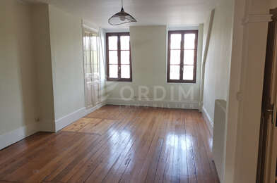 Appartement 5 pièces 690 €