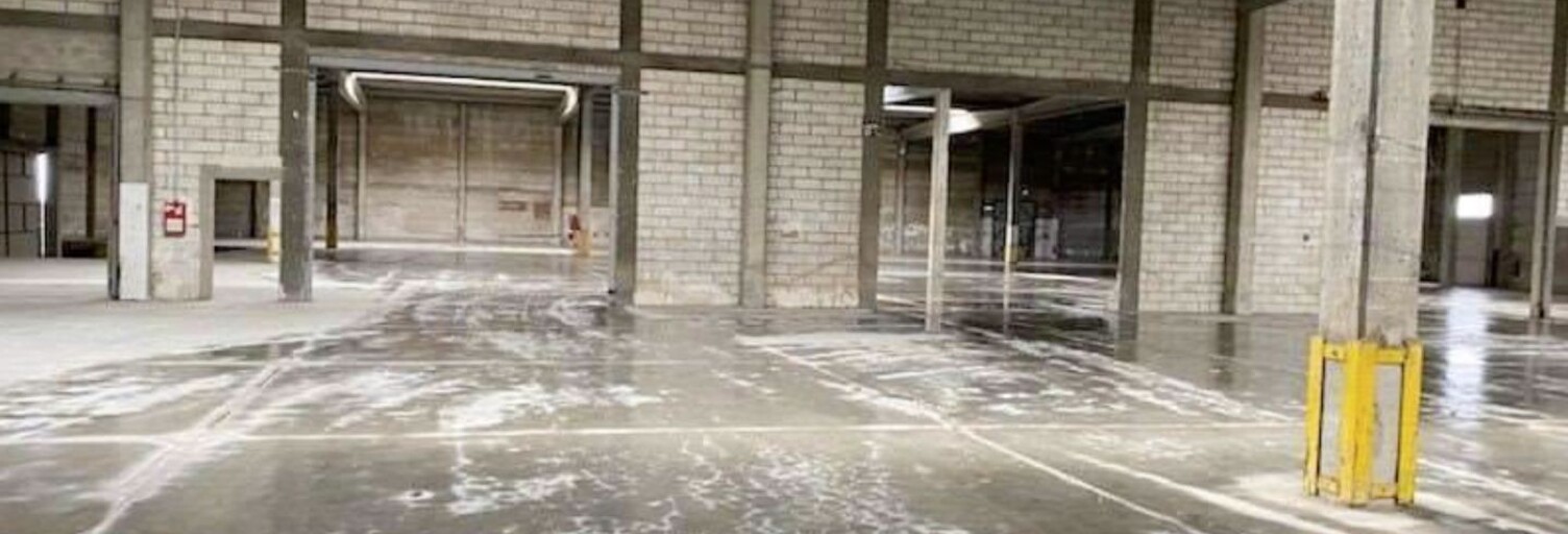 Commerce  13035 m² à louer à Amiens (80080)