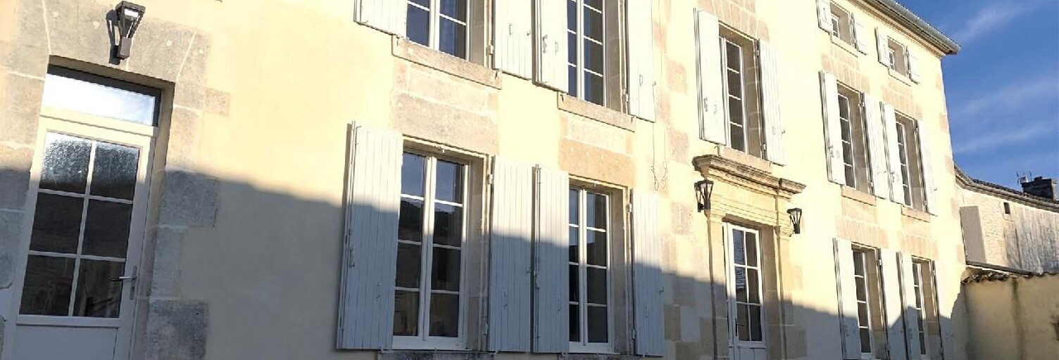 Maison 5 Pièces 198 m² à vendre à Louzac-Saint-André (16100)