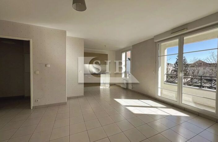 MONLTHERY: Appartement 2 pièces avec balcon — photo 2