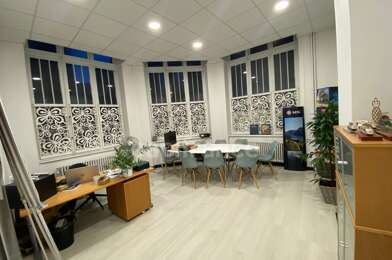 Bureau 5 pièces 1254 €