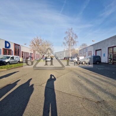 Local industriel 1036 m²