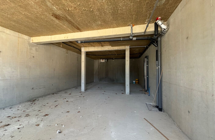 FLEURIEUX SUR L'ARBRESLE CENTRE  RDC LOCAL 76 M2 — photo 4